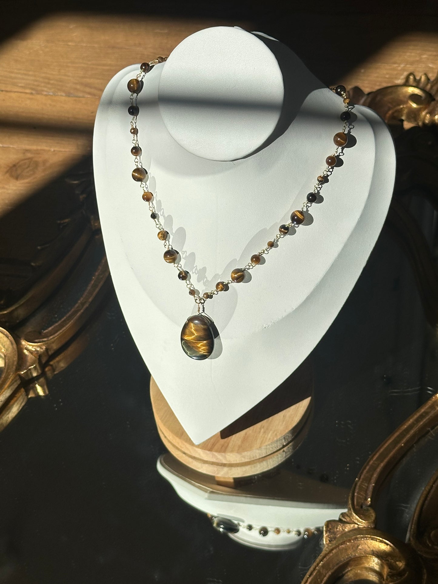 Collier « Tora » reproductible - Œil de tigre